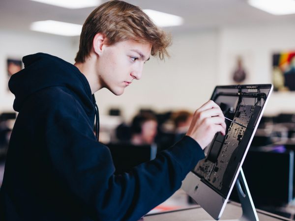 L’intelligence artificielle et les lycéens : apprendre autrement